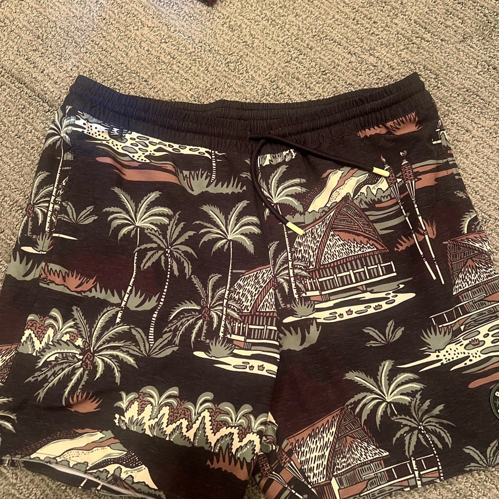 Roark men’s swimsuit size medium